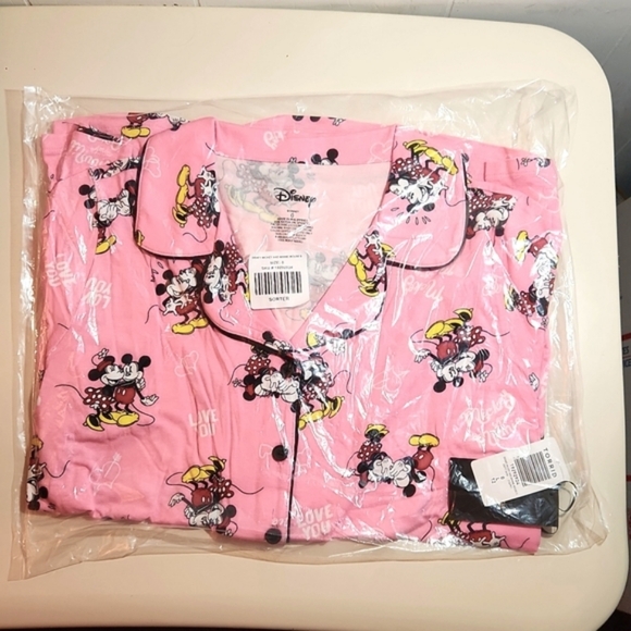 ❤️NWT VINTAGE TORRID TOP MINNIE MICKEY MOUSE - SUPER SOFT SHIRT DISNEY PRINCESS - Picture 3 of 10